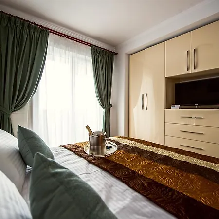 Myosotis مامايا